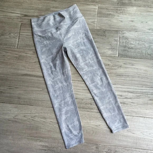 Vuori Clean Elevation Legging In Pale Heather Camo Gray Colorway High Rise M & L - Picture 3 of 13